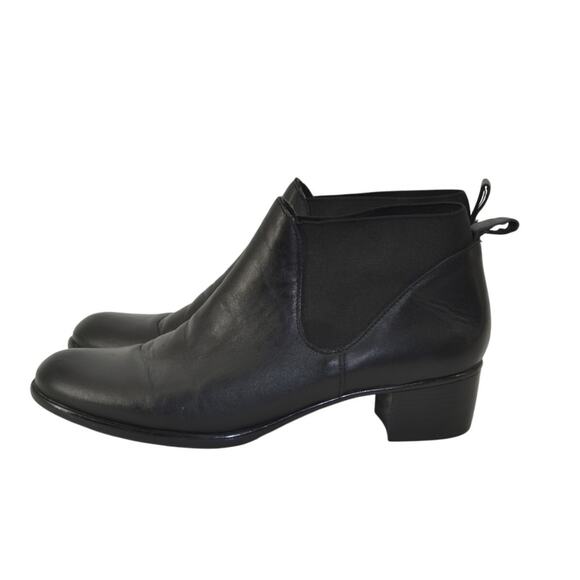 Munro Shari Chelsea Black Ankle Booties Minimalist Size 9 N - Picture 1 of 13